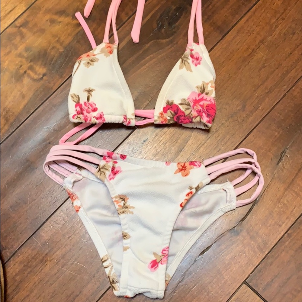 Floral bikini set